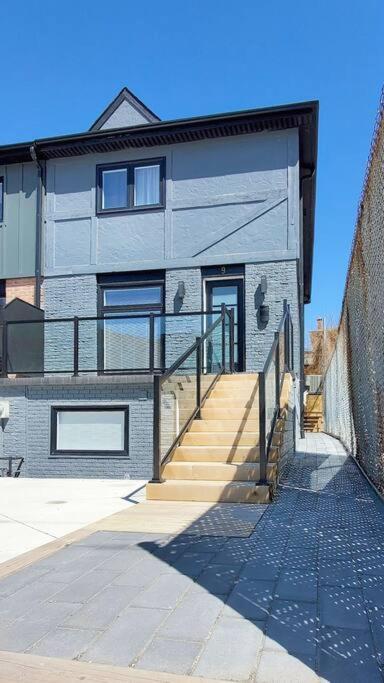 Renovated Guest Suite Near The Lake & High Park In Toronto! Екстериор снимка