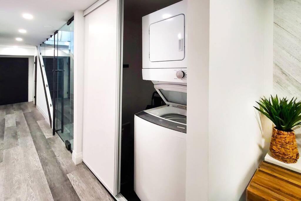 Renovated Guest Suite Near The Lake & High Park In Toronto! Екстериор снимка