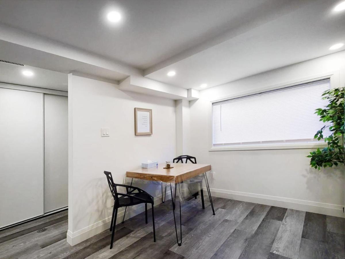 Renovated Guest Suite Near The Lake & High Park In Toronto! Екстериор снимка